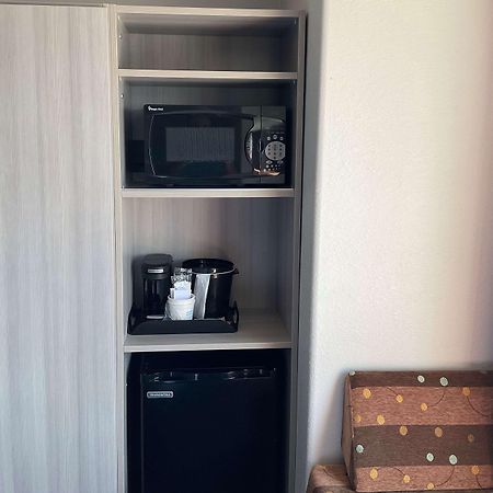 マイクロテル イン&スイーツ バイ ウインダム クラークスビル エクステリア 写真
